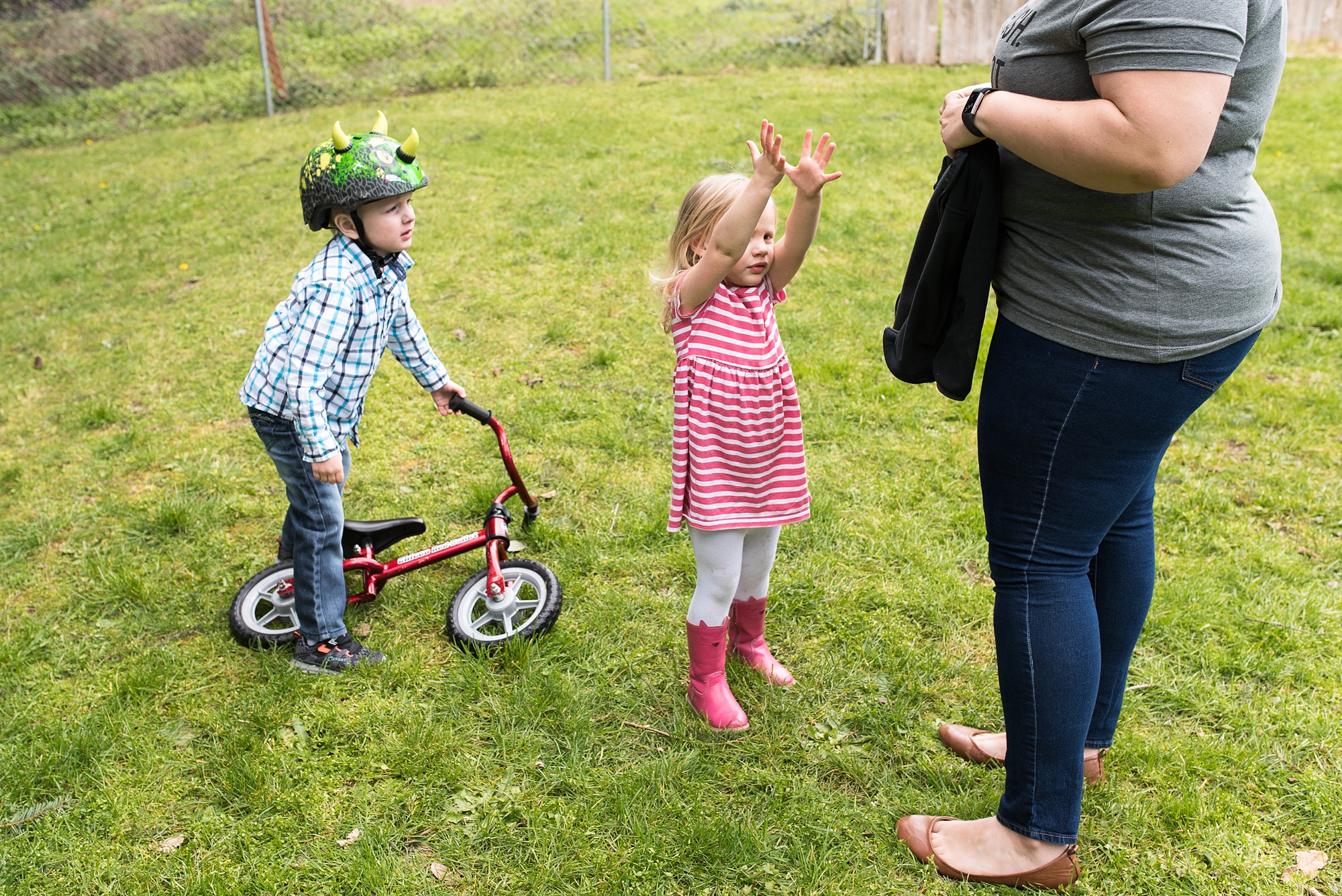 girl beckons to mother - military family photography